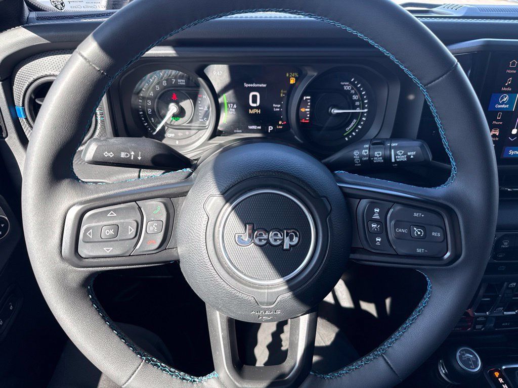Certified 2025 Jeep Wrangler Unlimited Rubicon 4xe w/ Convenience Group AWD/4WD image 20
