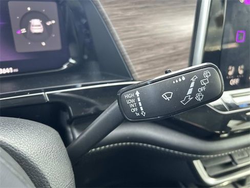 Used 2024 Volkswagen Atlas SEL Premium R-Line image 28