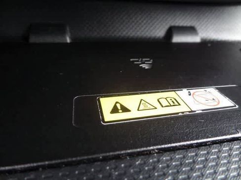 Used 2023 Toyota Highlander XLE image 22