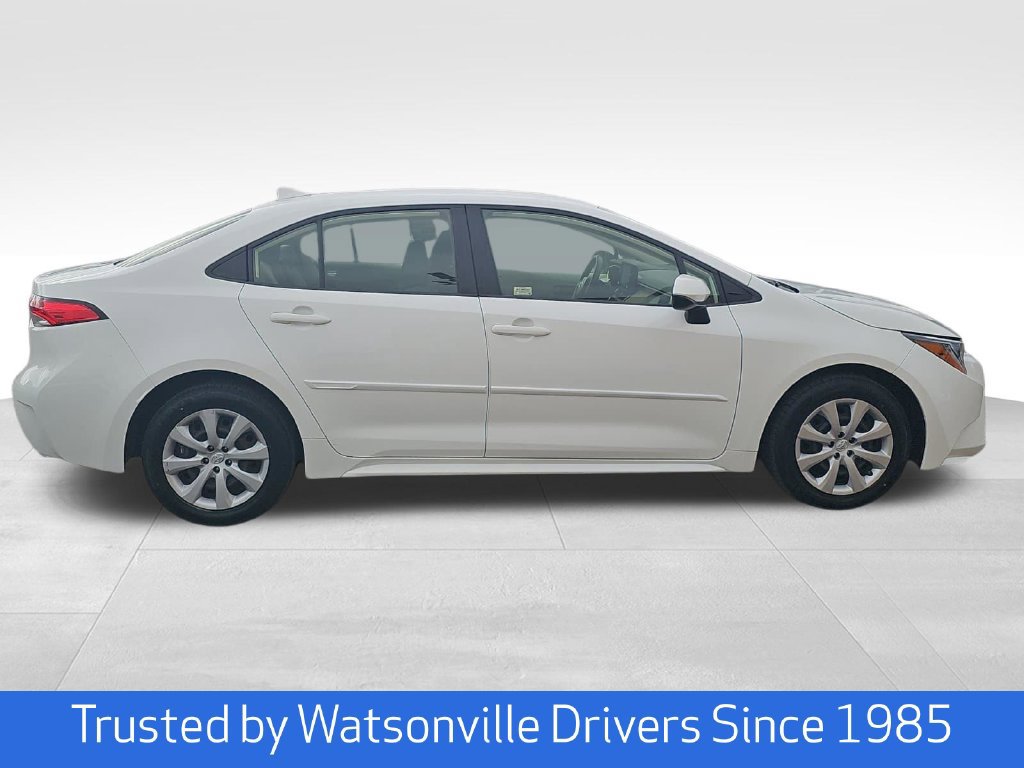 Used 2022 Toyota Corolla LE w/ Carpet Mat Package (TMS) FWD image 2