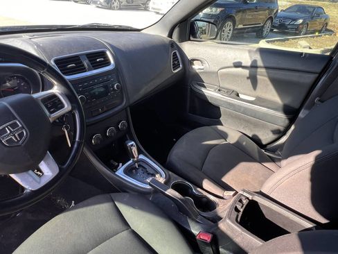 Used 2012 Dodge Avenger SXT image 9