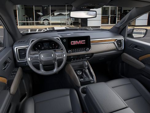 New 2026 GMC Canyon Denali AWD/4WD image 15