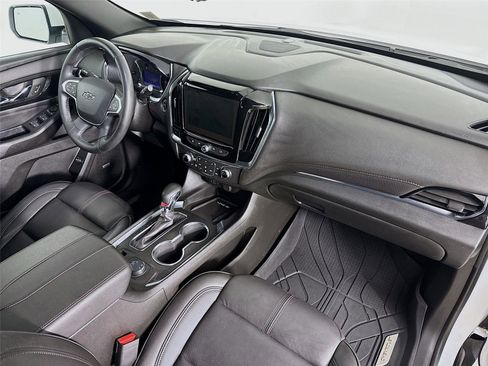 Used 2023 Chevrolet Traverse RS w/ LPO, Floor Liner Package image 33
