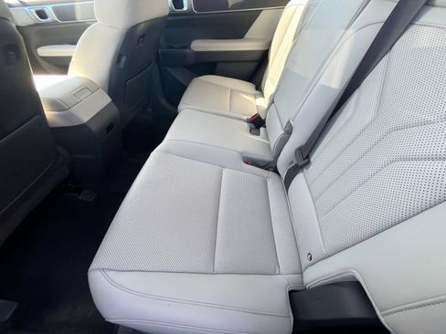 Used 2025 Hyundai Santa Fe SEL FWD image 28