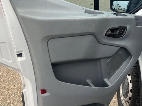 Used 2015 Ford Transit 250 130 Low Roof RWD image 11