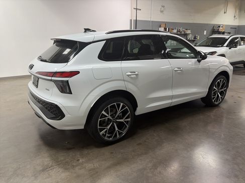 New 2026 Audi Q3 quattro 2.0T AWD/4WD image 3