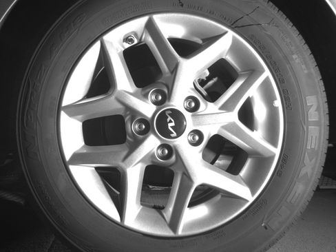 Used 2025 Kia Soul LX w/ LX Technology Package FWD image 19