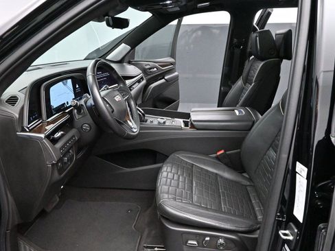 Used 2022 Cadillac Escalade Sport Platinum image 13