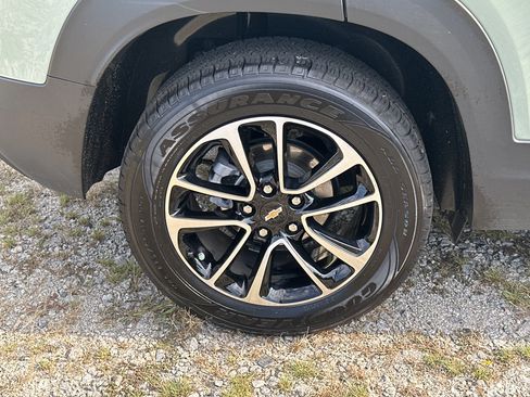 Used 2025 Chevrolet TrailBlazer LT FWD image 17