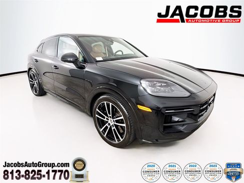 Used 2025 Porsche Cayenne Turbo image 1