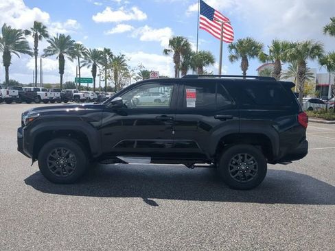 New 2026 Toyota 4Runner SR5 AWD/4WD image 7