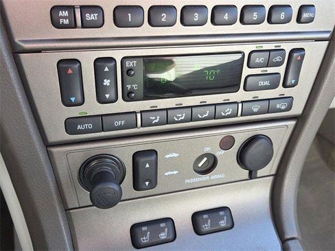 Used 2005 Ford Thunderbird 50th Anniversary image 21