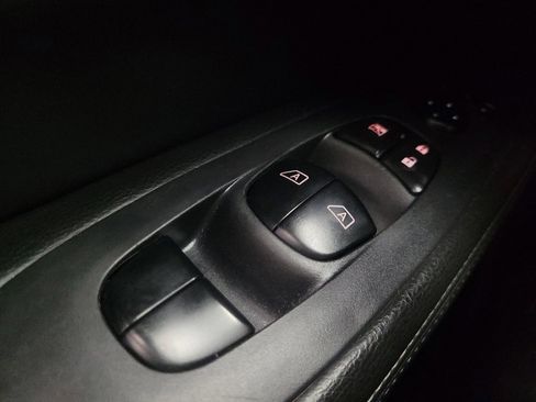 Used 2019 Nissan Pathfinder SL image 27