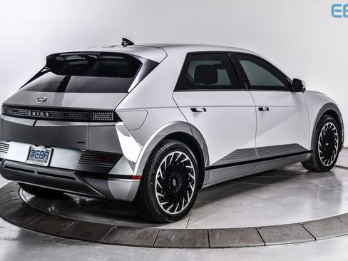 Used 2024 Hyundai Ioniq 5 Limited image 6