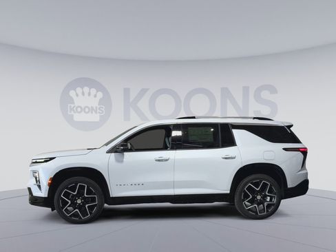 New 2026 Chevrolet Traverse High Country w/ LPO, Floor Liner Package FWD image 7