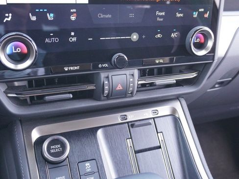 Certified 2024 Lexus GX 550 w/ Accessory Package (Z1) AWD/4WD image 18
