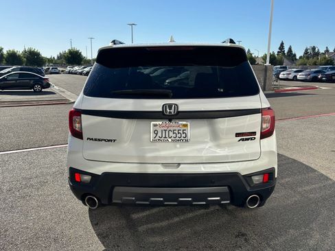 Used 2023 Honda Passport TrailSport image 6