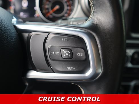 Used 2020 Jeep Wrangler Unlimited Sahara AWD/4WD image 16
