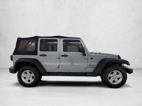Used 2017 Jeep Wrangler Unlimited Sport w/ Quick Order Package 24S AWD/4WD image 4