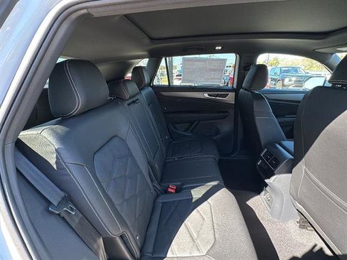 New 2026 Volkswagen Atlas Cross Sport SE FWD image 10