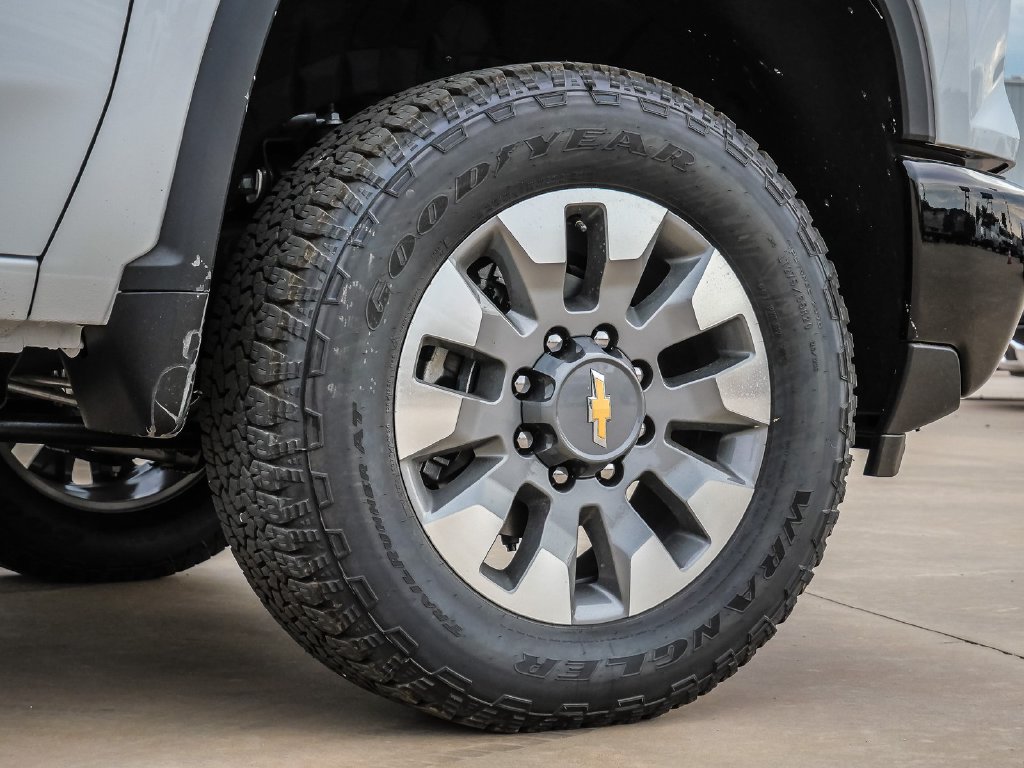 New 2026 Chevrolet Silverado 2500 Custom w/ Custom Value Package AWD/4WD image 9