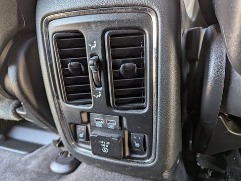 Used 2018 Jeep Grand Cherokee Limited image 16