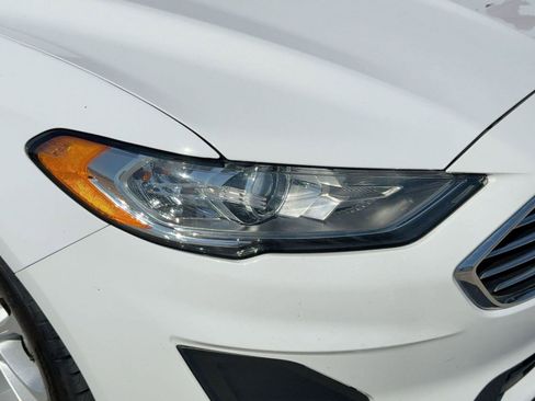 Used 2020 Ford Fusion SE image 11