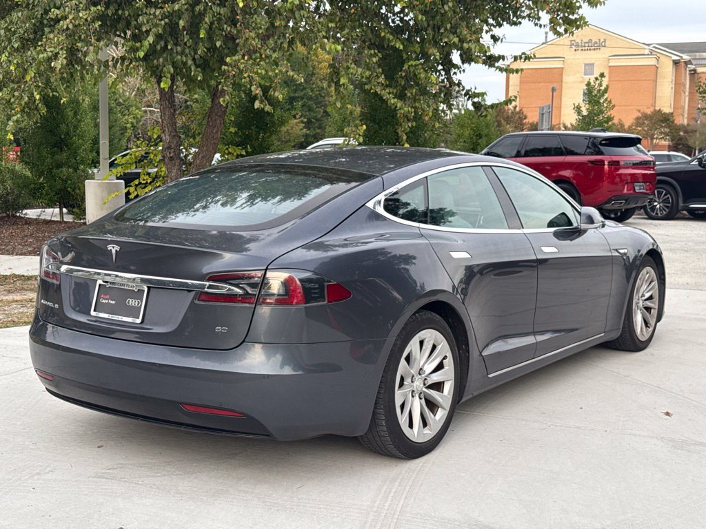 Used 2016 Tesla Model S 60 RWD image 5
