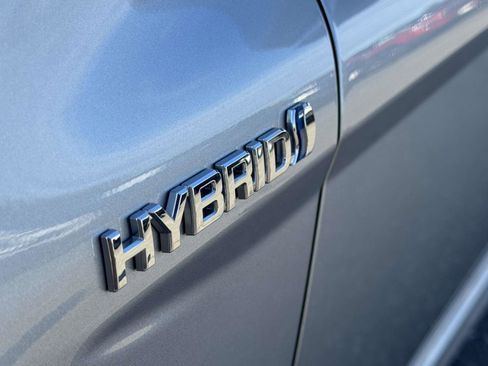 Certified 2021 Toyota Camry SE image 12