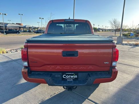 Used 2017 Toyota Tacoma TRD Sport w/ Premium & Technology Package AWD/4WD image 8