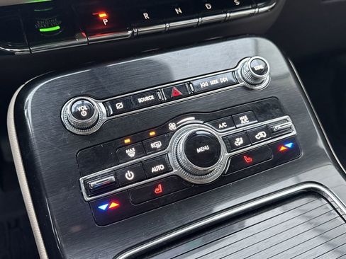 Certified 2022 Lincoln Nautilus FWD w/ Premium Package image 17