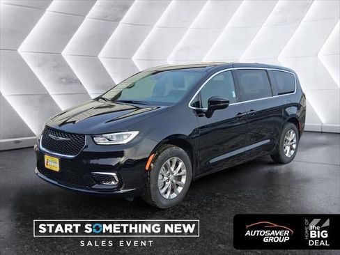 New 2026 Chrysler Pacifica Select image 17