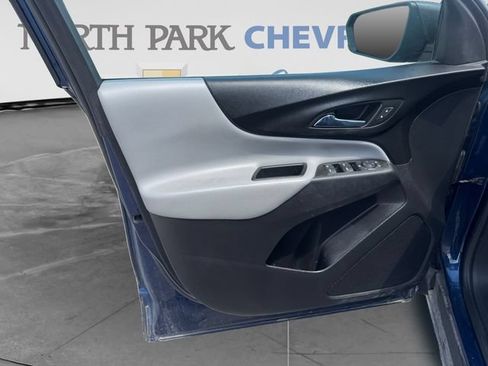 Used 2022 Chevrolet Equinox LS FWD image 10