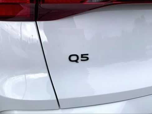 Used 2025 Audi Q5 Premium w/ Premium Plus AWD/4WD image 8