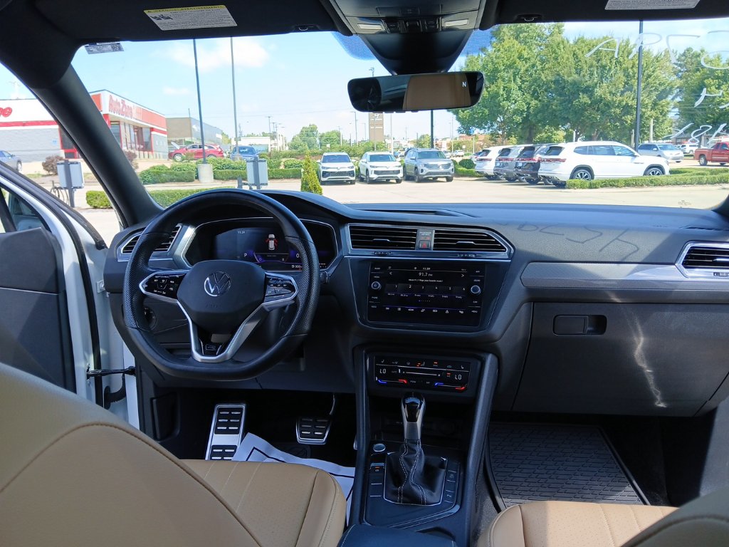 Used 2024 Volkswagen Tiguan SE R-Line w/ MDO Package, Three-Row FWD image 26