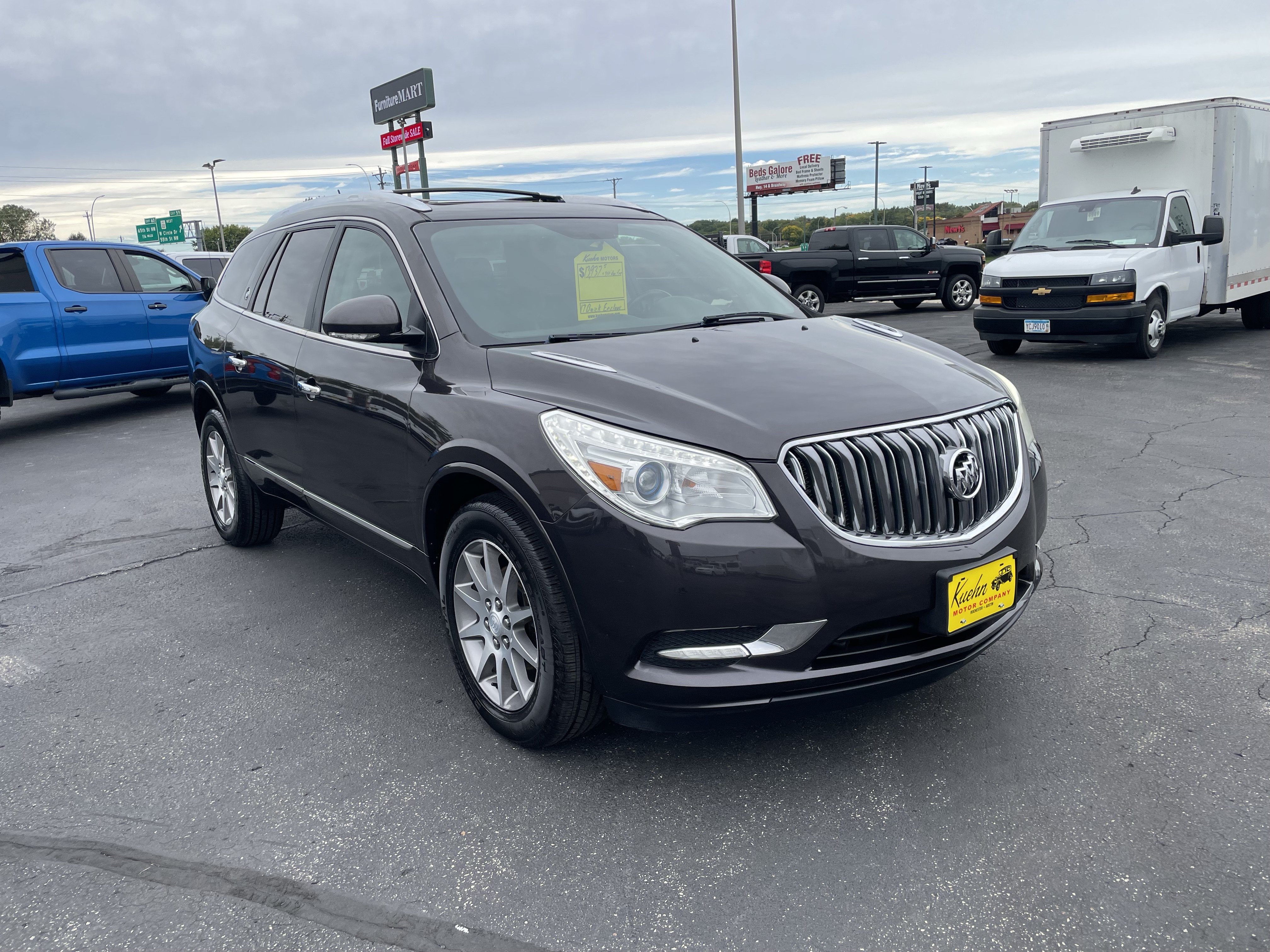 Used 2017 Buick Enclave Leather AWD/4WD image 2