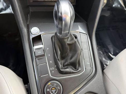 Used 2019 Volkswagen Tiguan SEL image 45