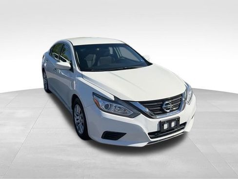 Used 2017 Nissan Altima 2.5 S w/ Power Driver Seat Package FWD image 23