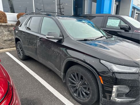 Certified 2022 Chevrolet Traverse RS image 2