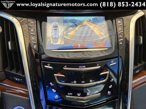 Used 2018 Cadillac Escalade ESV Luxury RWD image 32