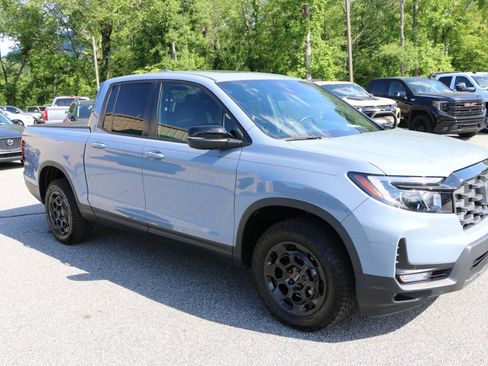 Used 2025 Honda Ridgeline TrailSport+ image 9