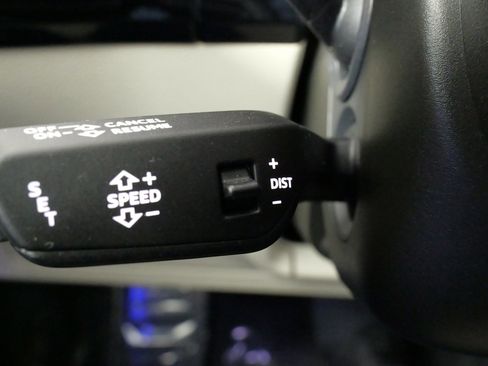 Used 2019 Audi e-tron Prestige w/ Prestige Package image 47