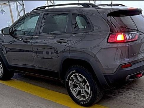 Used 2022 Jeep Cherokee Trailhawk w/ Premium Leather Package AWD/4WD image 2