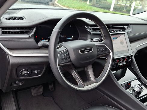 Used 2022 Jeep Grand Cherokee L Limited image 25