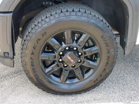 Used 2025 GMC Sierra 2500 AT4 AWD/4WD image 7