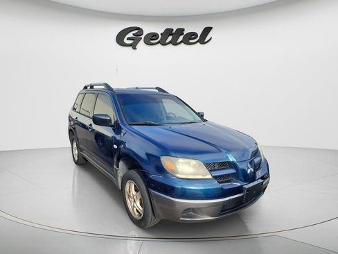 Used 2004 Mitsubishi Outlander LS image 2