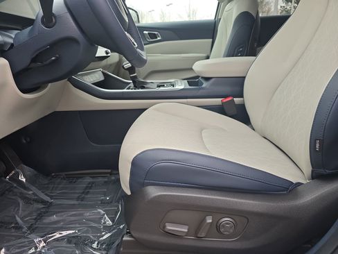 New 2026 Kia Carnival EX image 31