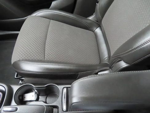 Used 2020 Buick Encore Preferred image 32