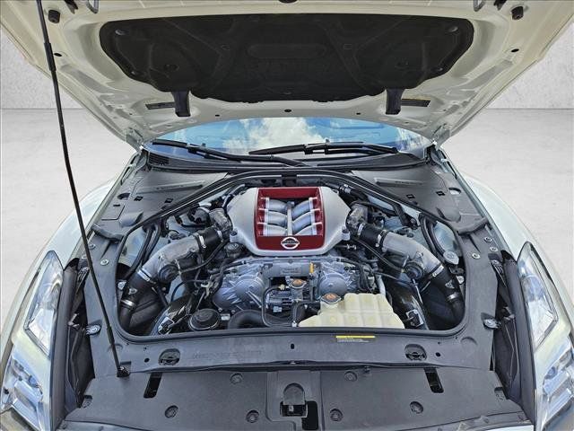Used 2021 Nissan GT-R Premium AWD/4WD image 25