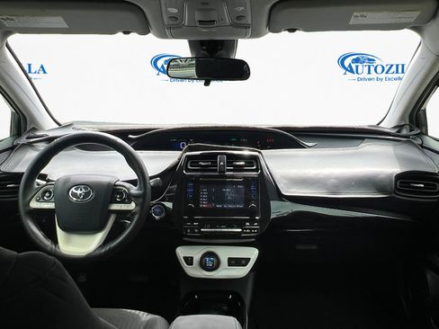 Used 2017 Toyota Prius FWD image 13